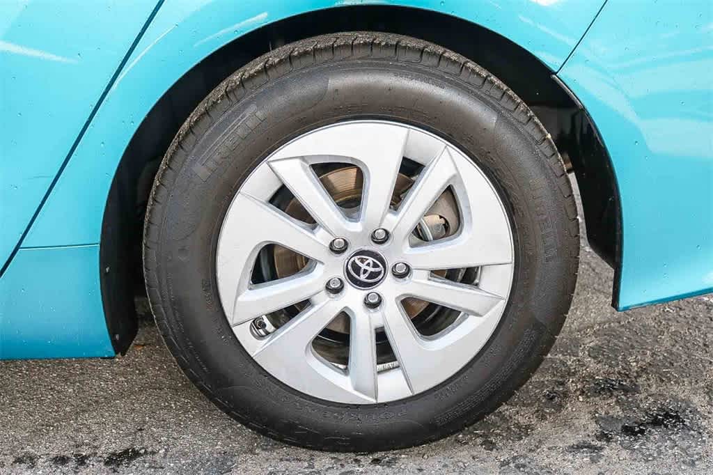 Thumbnail: 2018 Toyota Prius Prime - 10