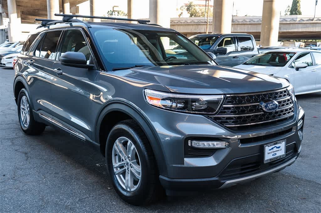 2021 Ford Explorer XLT photo 2