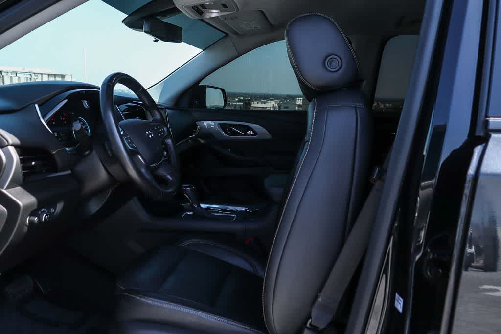 Thumbnail: 2020 Chevrolet Traverse - 16