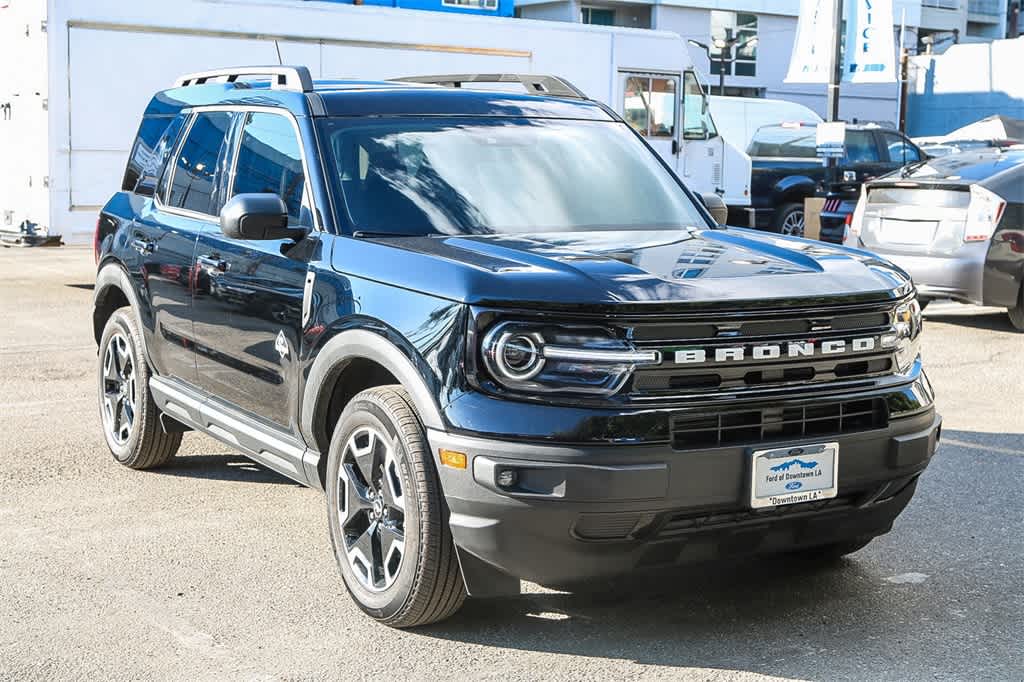 2023 Ford Bronco Sport Outer Banks photo 3