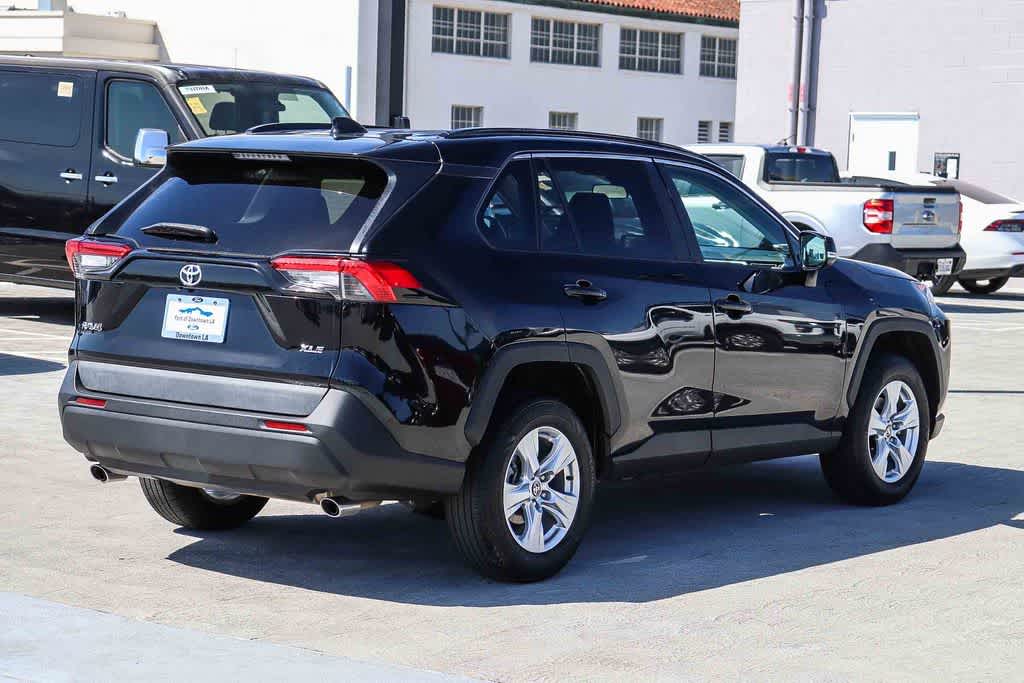 Thumbnail: 2021 Toyota RAV4 - 3