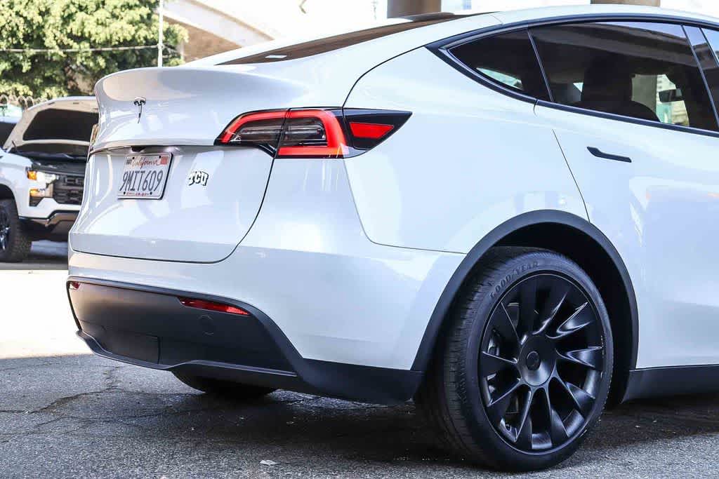 Thumbnail: 2024 Tesla Model Y - 9