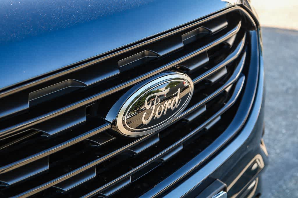 Thumbnail: 2023 Ford Edge - 6