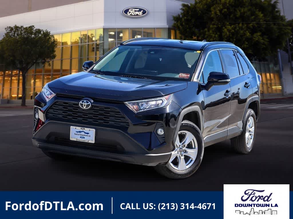 2021 Toyota RAV4 XLE FWD's photo