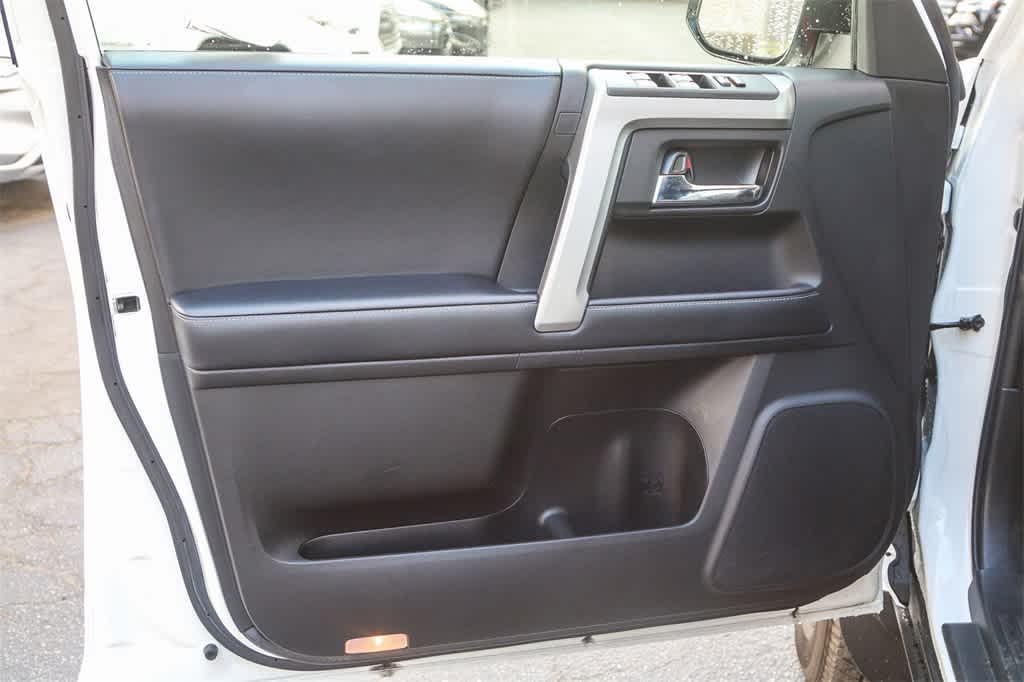 Thumbnail: 2022 Toyota 4Runner - 25