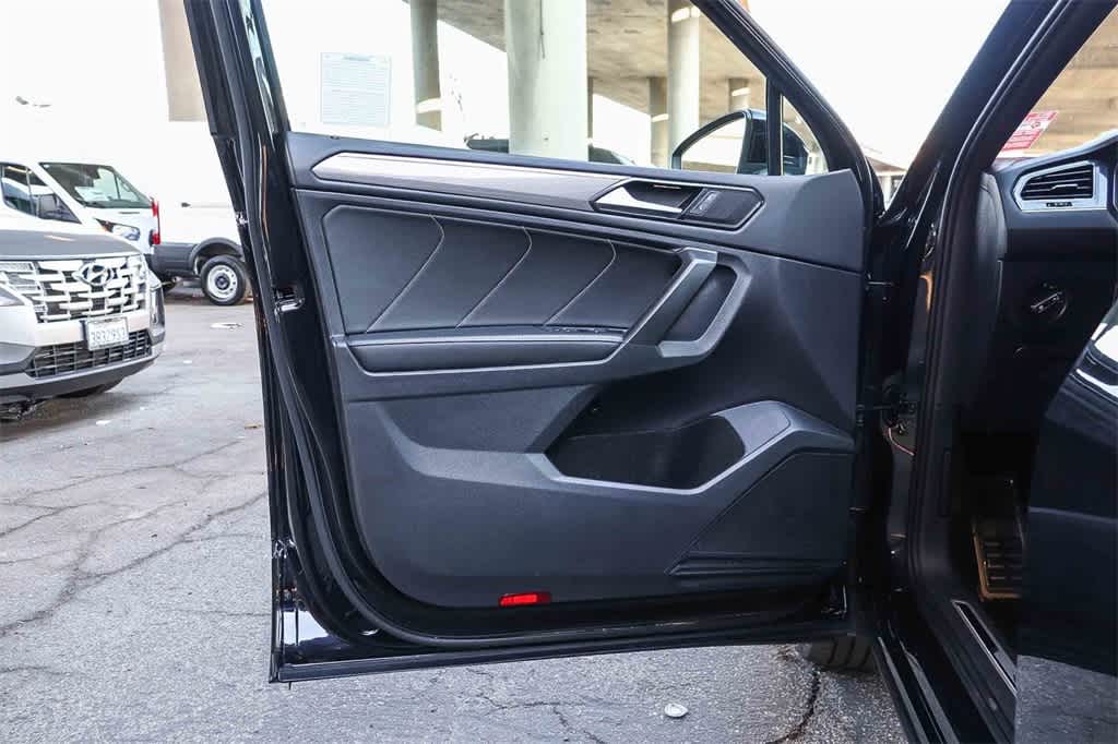 Thumbnail: 2022 Volkswagen Tiguan - 23