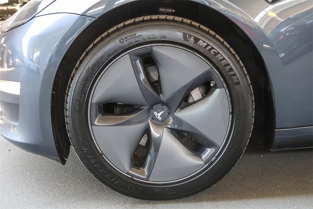 Thumbnail: 2019 Tesla Model 3 - 11