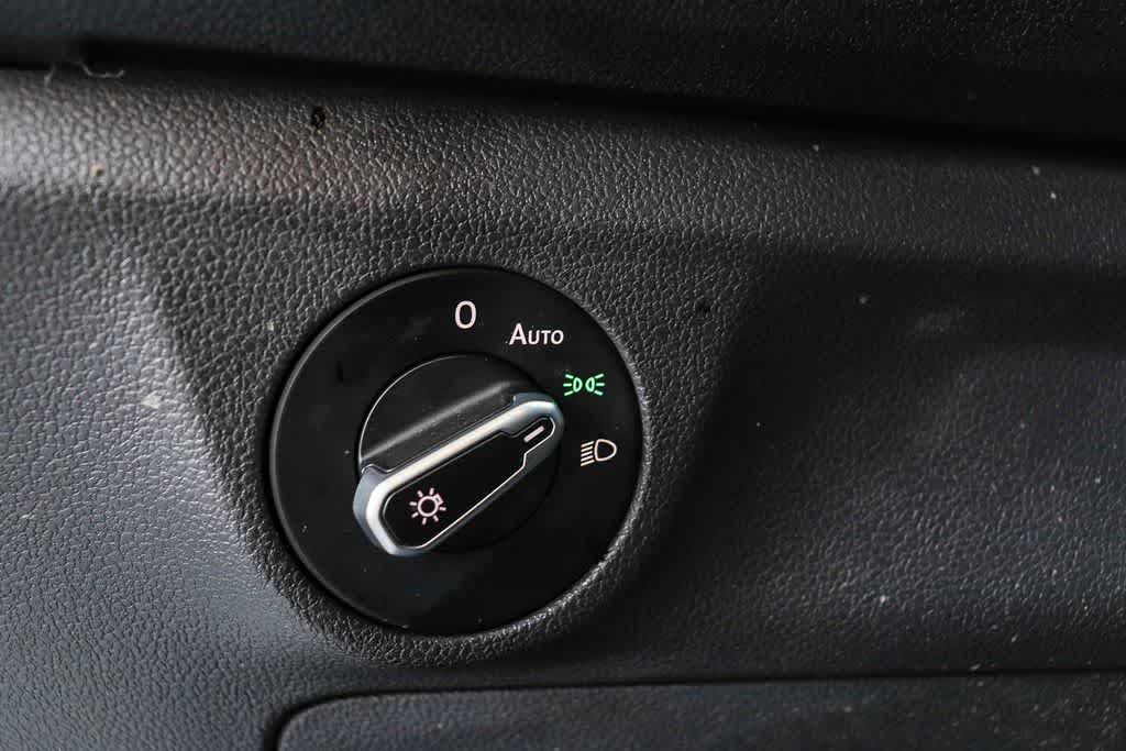 Thumbnail: 2021 Volkswagen Jetta - 23