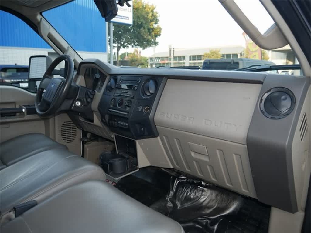 Thumbnail: 2008 Ford F-550 - 25