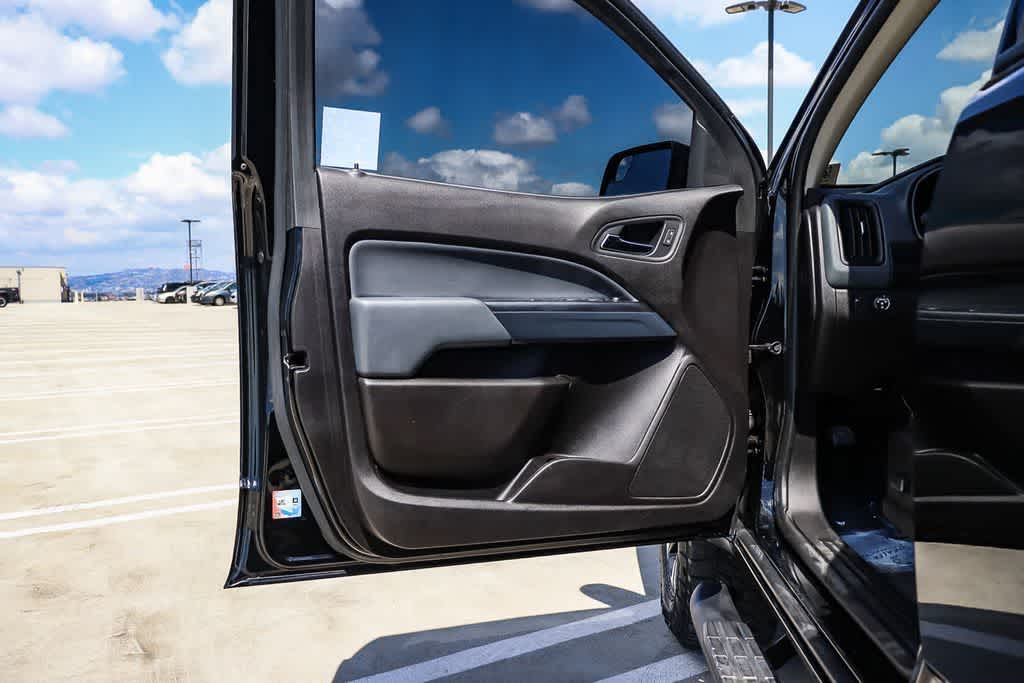 Thumbnail: 2021 Chevrolet Colorado - 21
