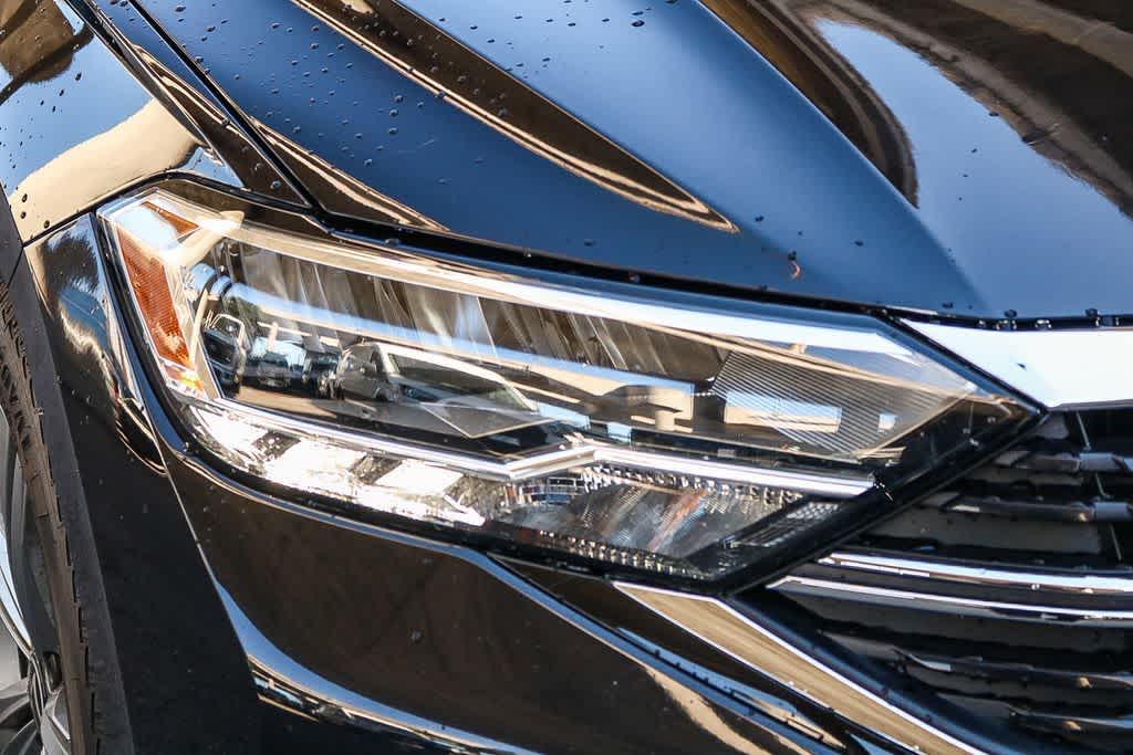 Thumbnail: 2024 Volkswagen Jetta - 4