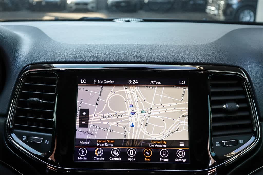 Thumbnail: 2020 Jeep Grand Cherokee - 14