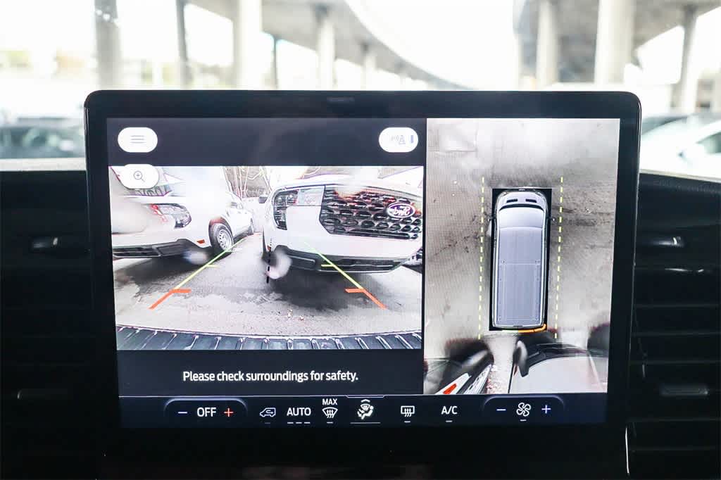 Thumbnail: 2023 Ford Econoline - 24