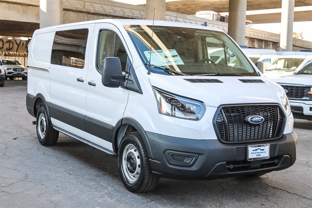 2025 Ford Transit photo 3