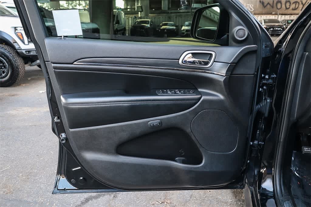 Thumbnail: 2020 Jeep Grand Cherokee - 21