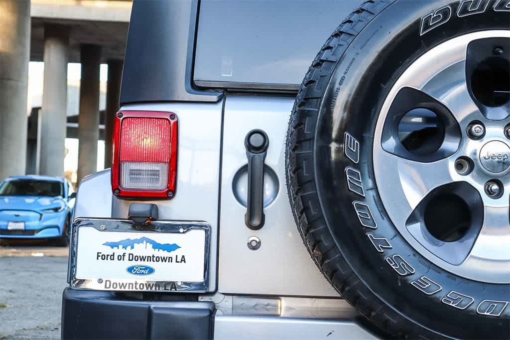 Thumbnail: 2016 Jeep Wrangler - 9