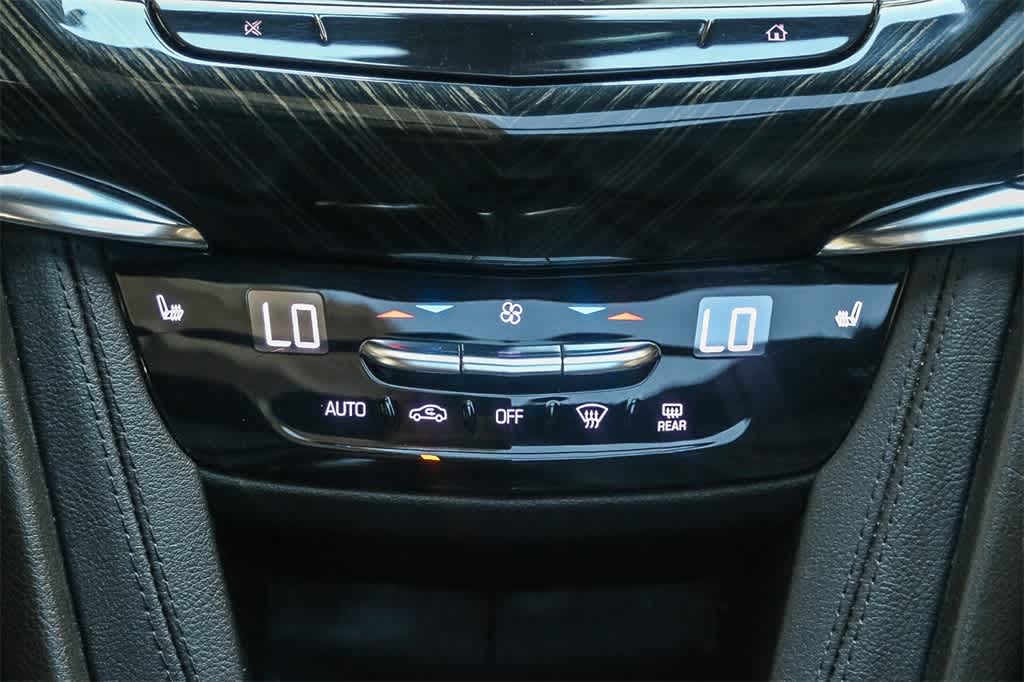 Thumbnail: 2022 Cadillac XT6 - 14