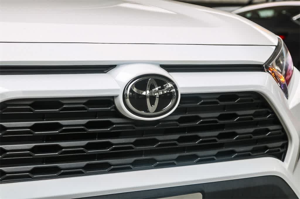 2021 Toyota RAV4 LE 5