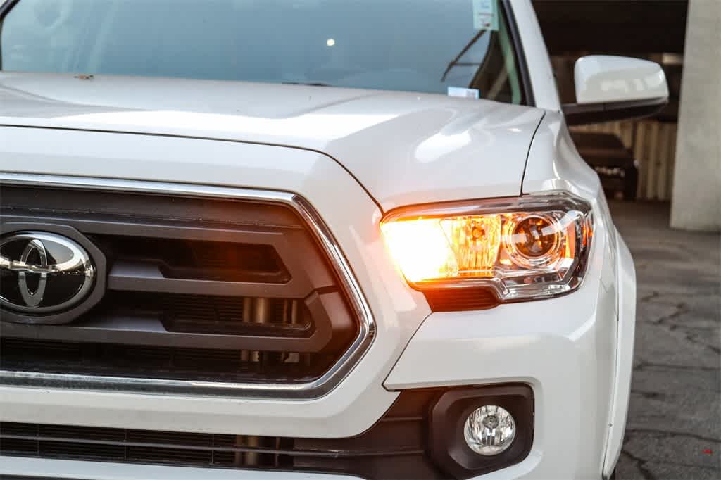 Thumbnail: 2022 Toyota Tacoma - 4