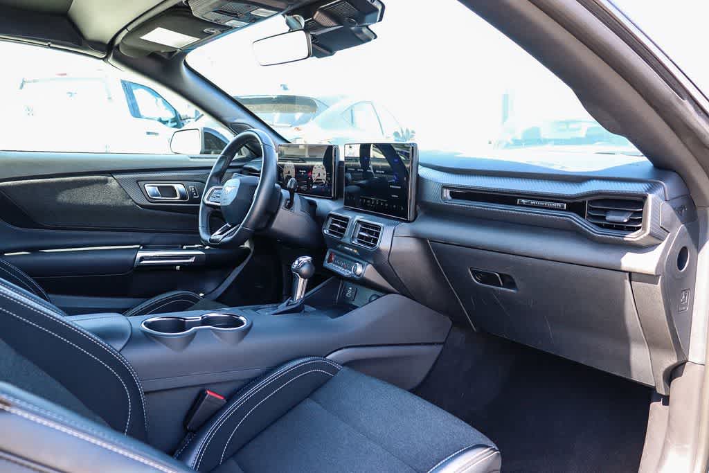 Thumbnail: 2025 Ford Mustang - 13