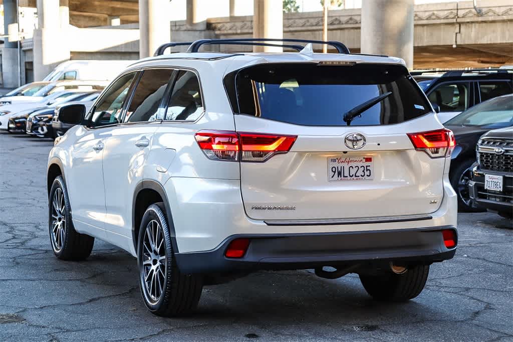Thumbnail: 2017 Toyota Highlander - 6