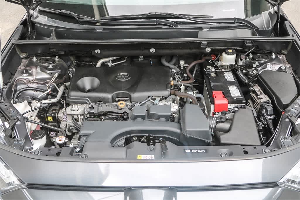 2022 Toyota RAV4 XLE 28