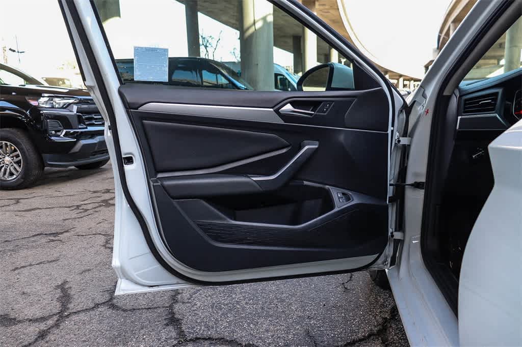 Thumbnail: 2021 Volkswagen Jetta - 22