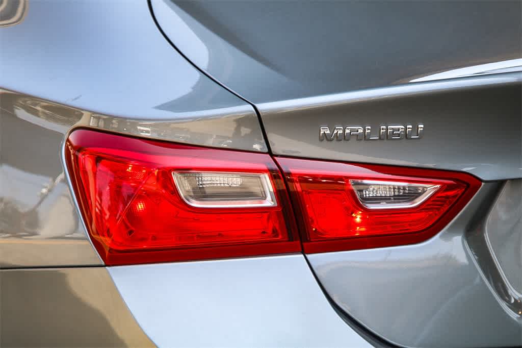 Thumbnail: 2023 Chevrolet Malibu - 9