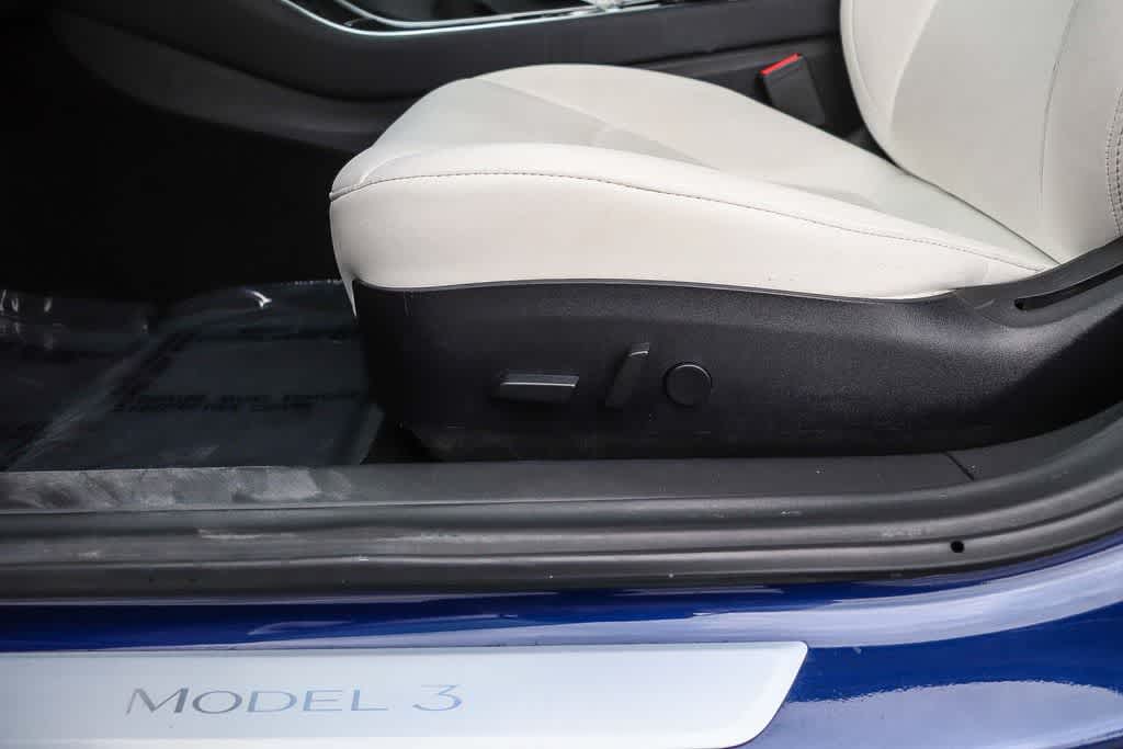 Thumbnail: 2018 Tesla Model 3 - 20