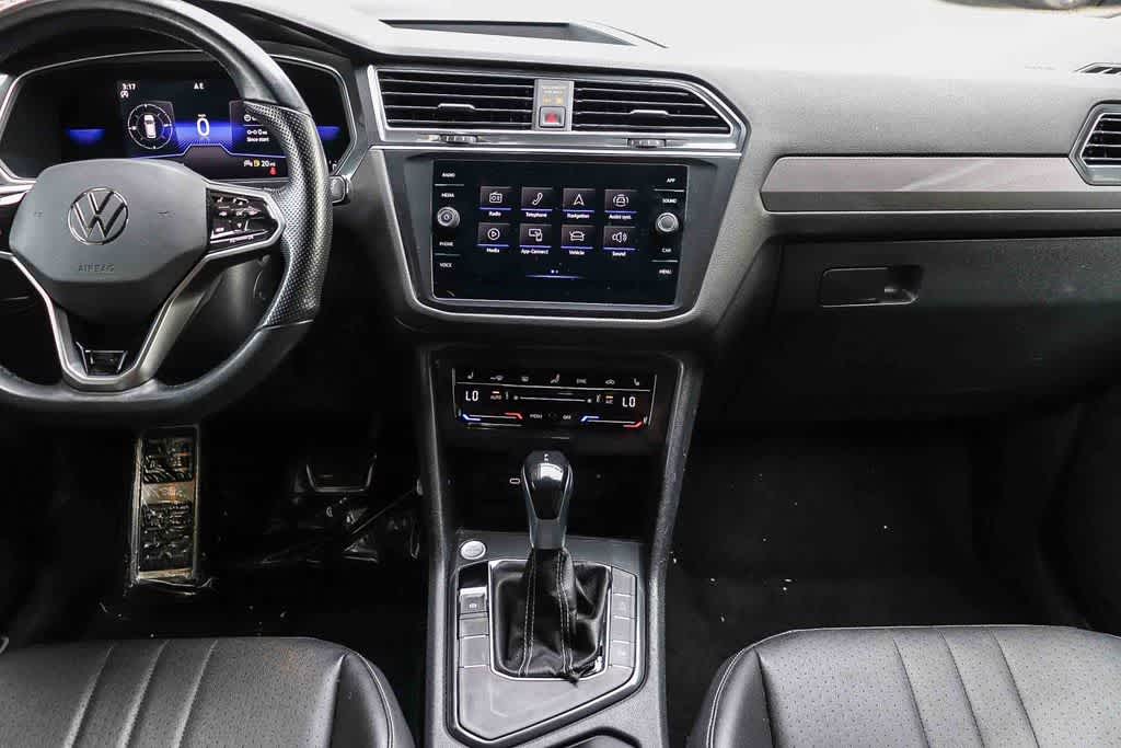 Thumbnail: 2023 Volkswagen Tiguan - 13