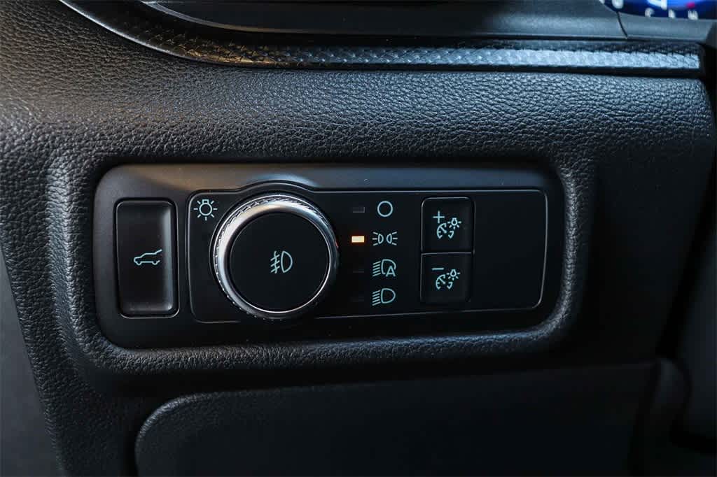 Thumbnail: 2020 Ford Explorer - 25