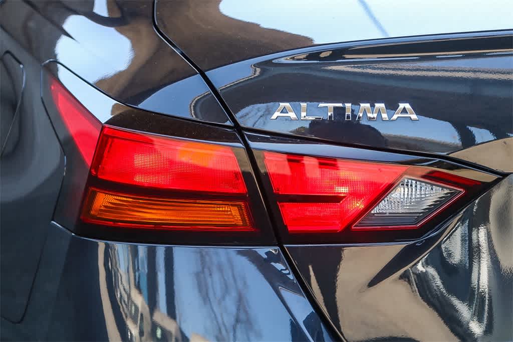 Thumbnail: 2022 Nissan Altima - 9