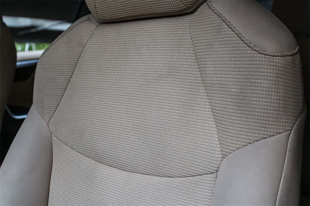 2021 Toyota RAV4 LE 24