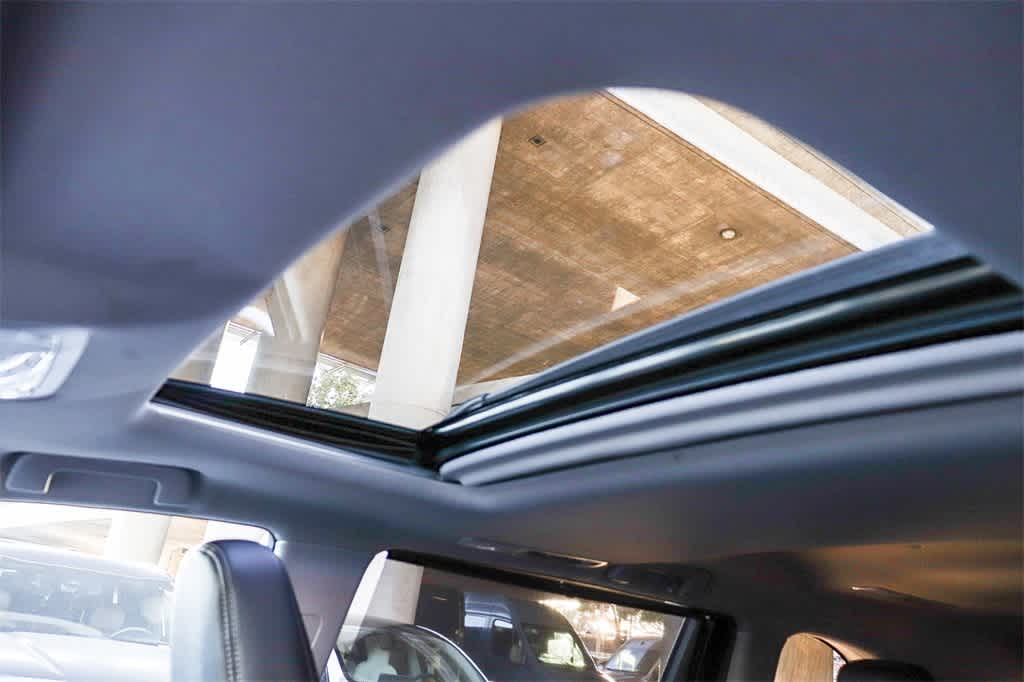 Thumbnail: 2017 Toyota Highlander - 26