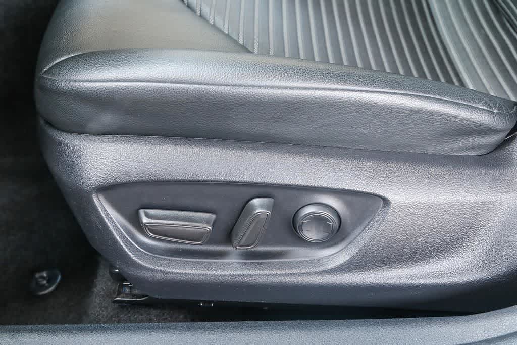 Thumbnail: 2023 Toyota Camry - 20