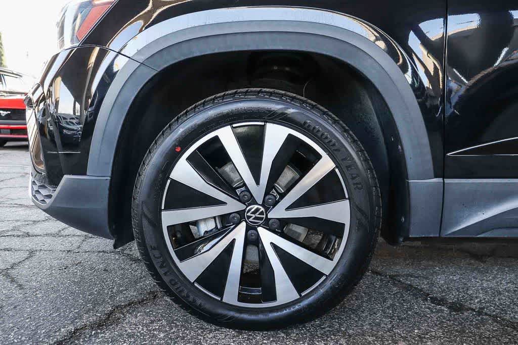 Thumbnail: 2022 Volkswagen Taos - 12