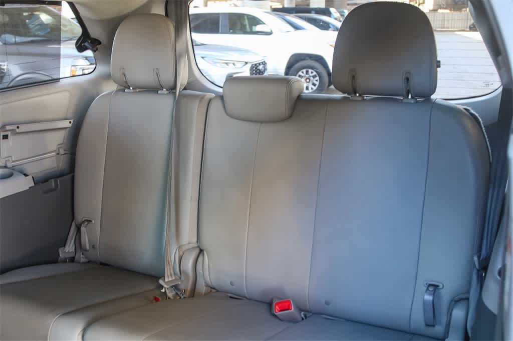 Thumbnail: 2020 Toyota Sienna - 20