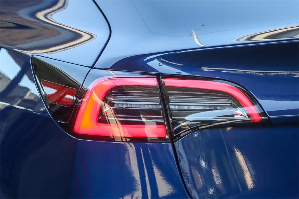Thumbnail: 2023 Tesla Model 3 - 9