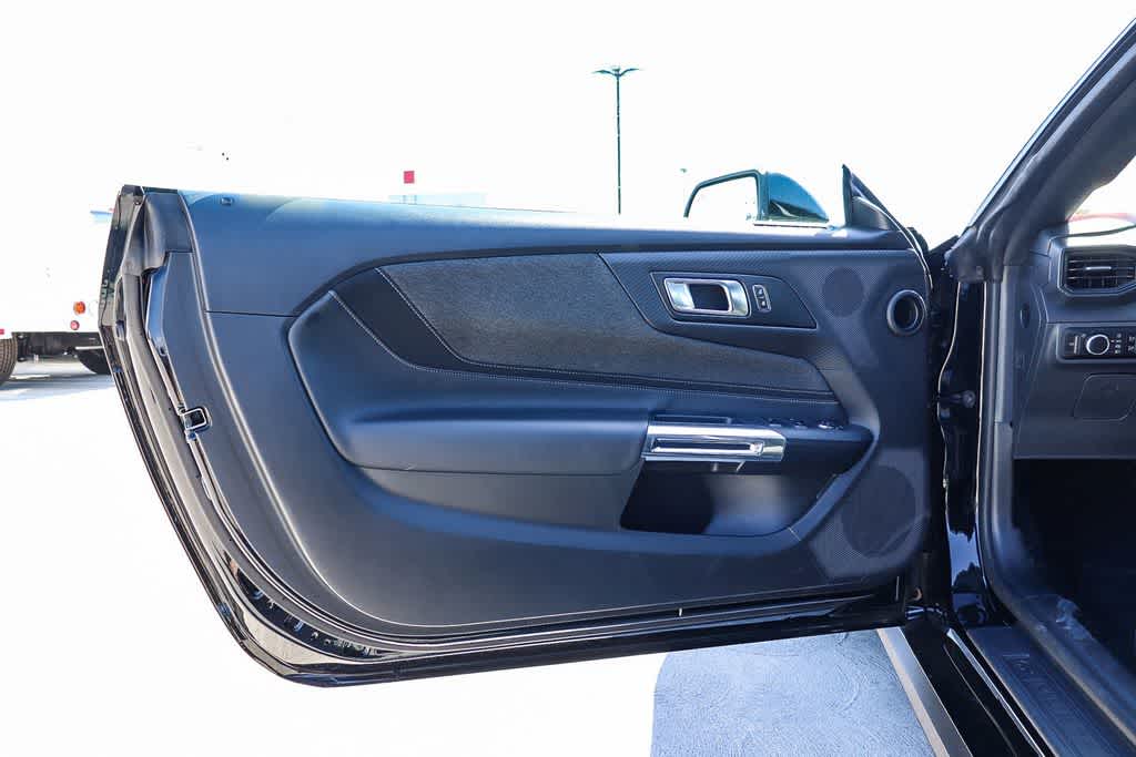 Thumbnail: 2025 Ford Mustang - 24