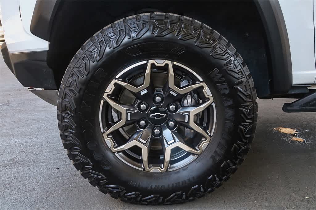Thumbnail: 2024 Chevrolet Colorado - 12