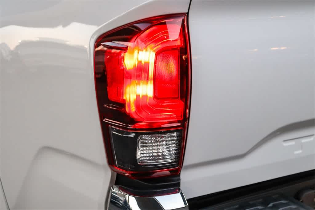 Thumbnail: 2022 Toyota Tacoma - 9