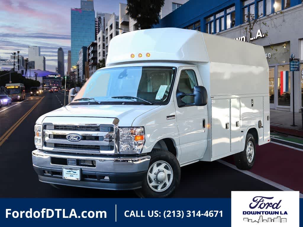 2026 Ford E-Series SRW E-350 Super Duty 138 in WB's photo