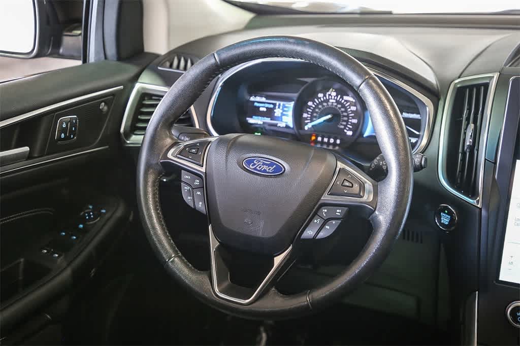 Thumbnail: 2021 Ford Edge - 15