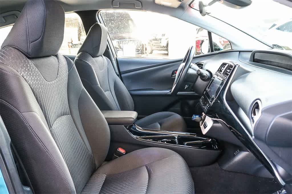 Thumbnail: 2018 Toyota Prius Prime - 16