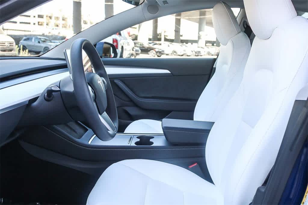 Thumbnail: 2023 Tesla Model 3 - 17