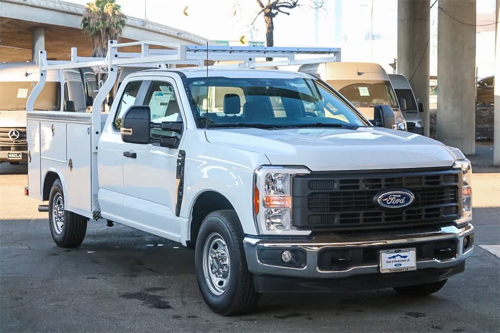 2025 Ford F-250 XL photo 2