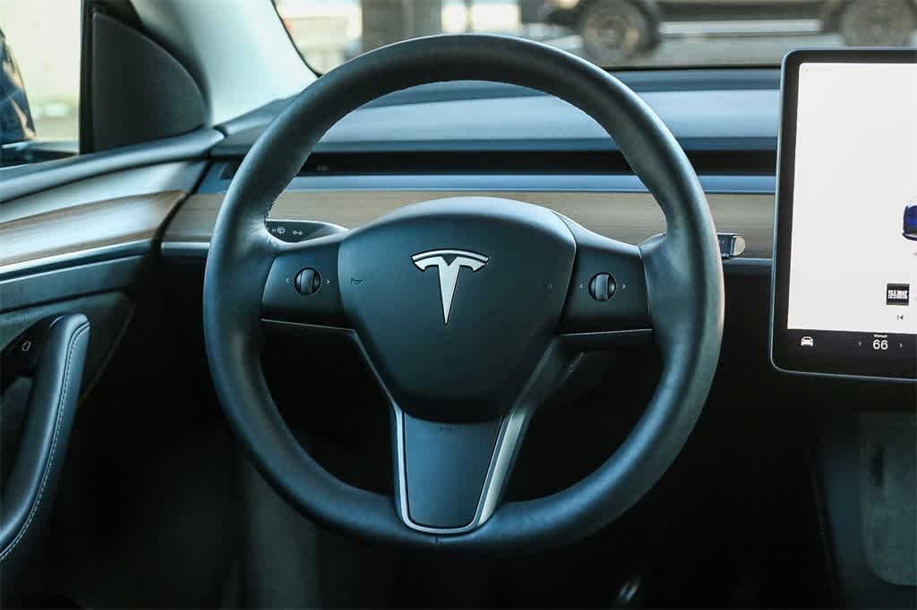 Thumbnail: 2022 Tesla Model Y - 15