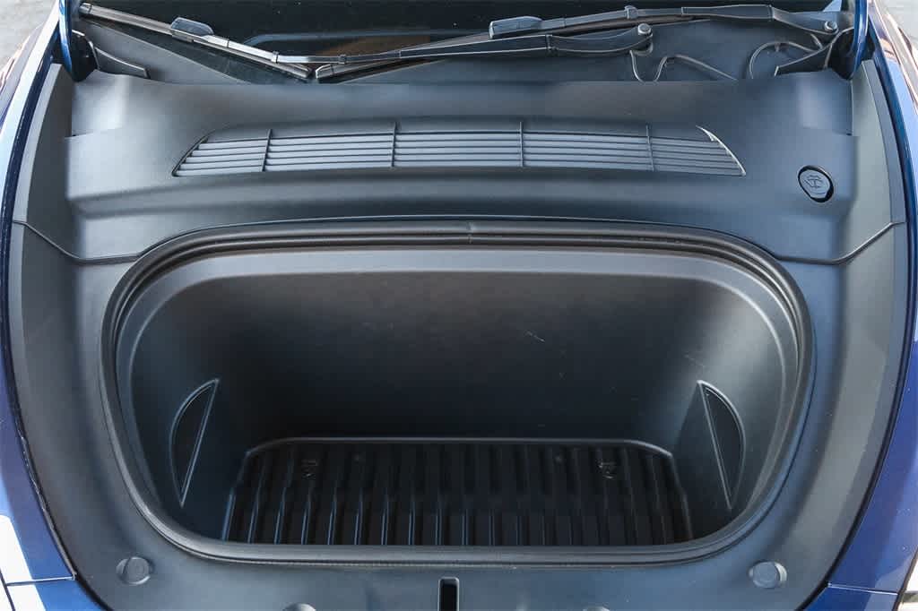 Thumbnail: 2022 Tesla Model Y - 25