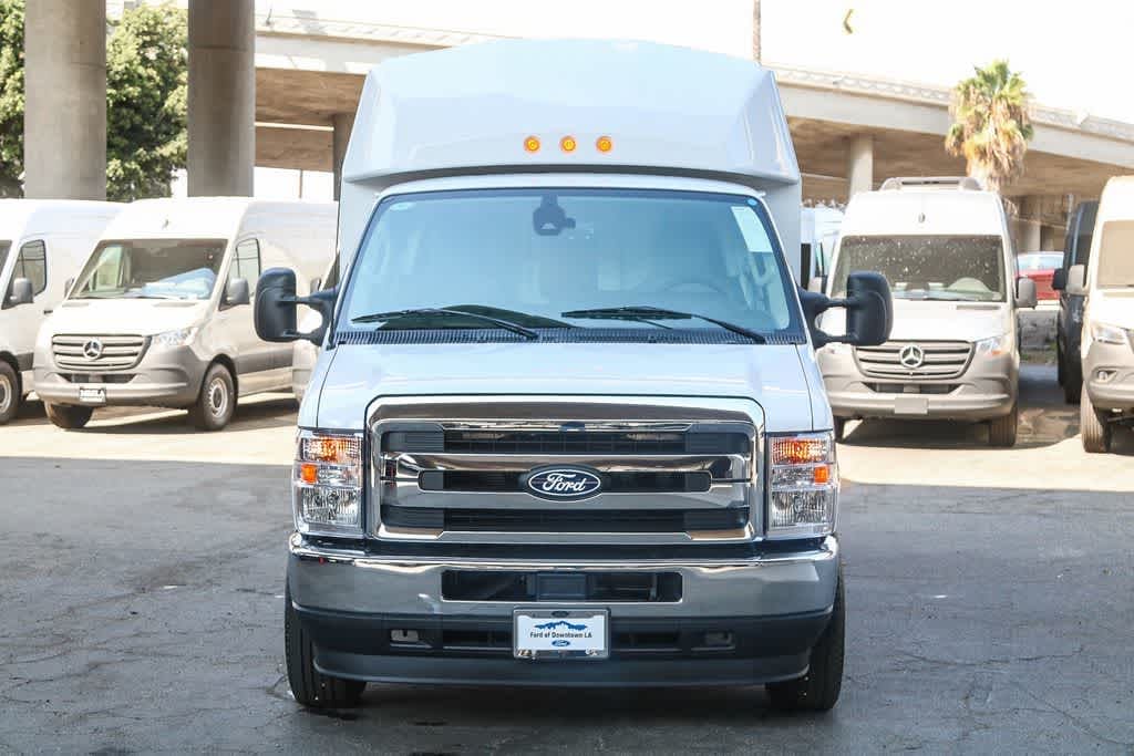 Nuevo 2026 Ford E-350 Cutaway Base Truck