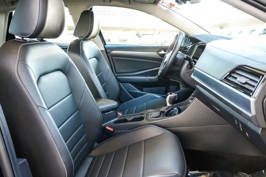 Thumbnail: 2024 Volkswagen Jetta - 17